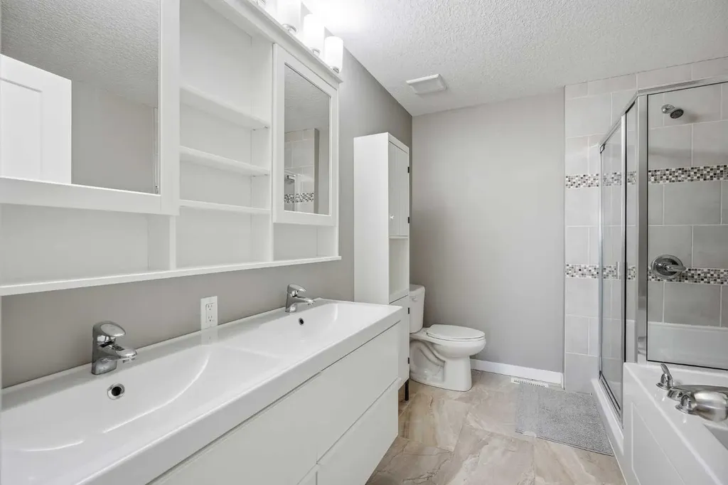 1118 Limit Avenue Crossfield AB T0M 0S0