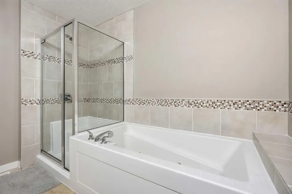 1118 Limit Avenue Crossfield AB T0M 0S0