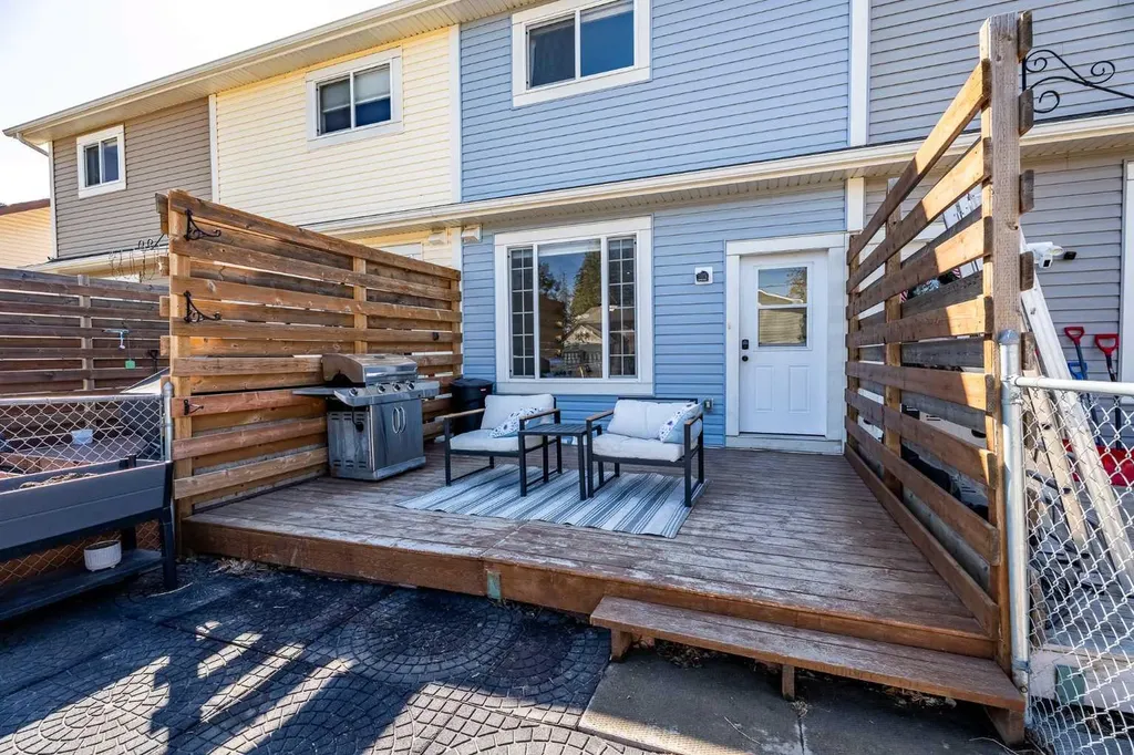 1118 Limit Avenue Crossfield AB T0M 0S0