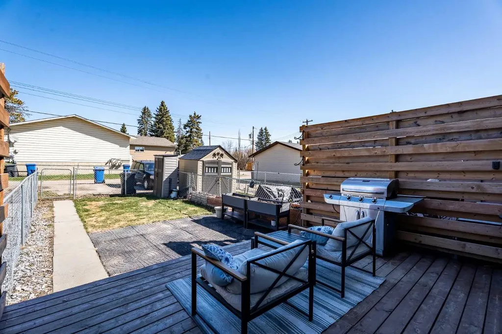 1118 Limit Avenue Crossfield AB T0M 0S0