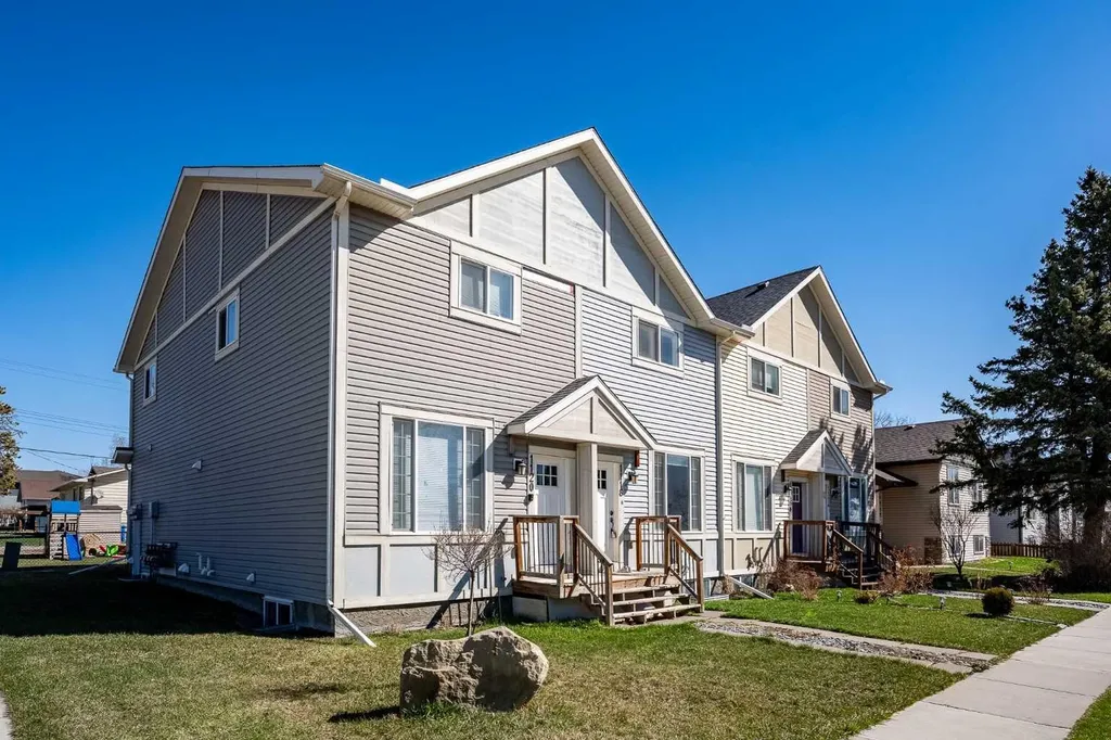 1118 Limit Avenue Crossfield AB T0M 0S0