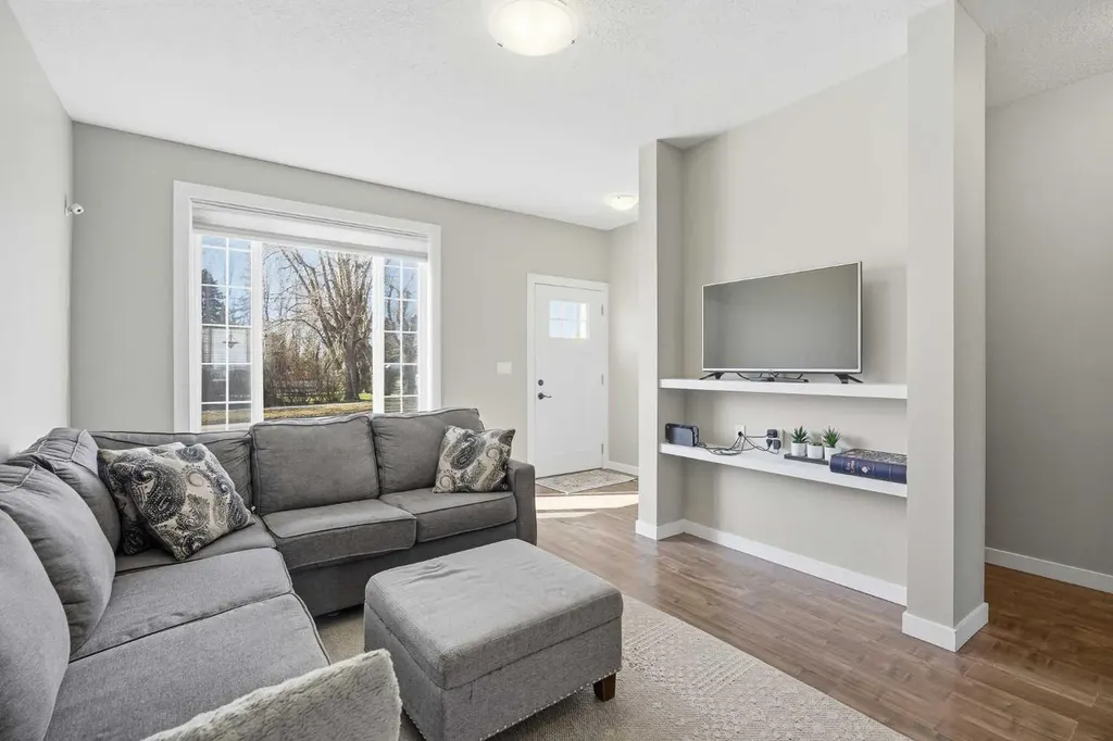 1118 Limit Avenue Crossfield AB T0M 0S0