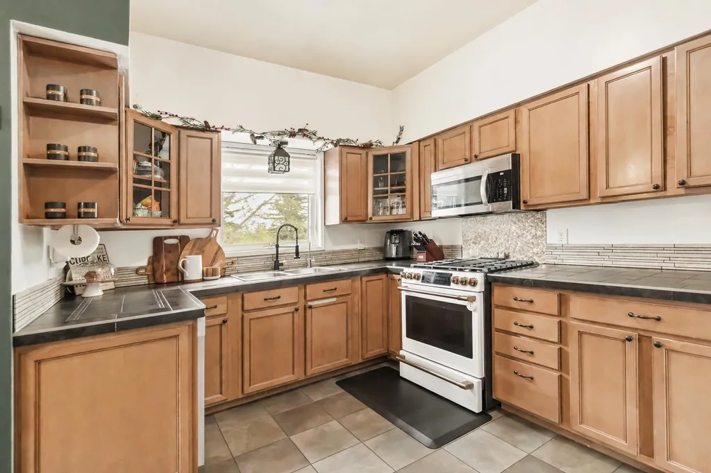 189 Brooks Place Fort Mcmurray AB T9K 2E6