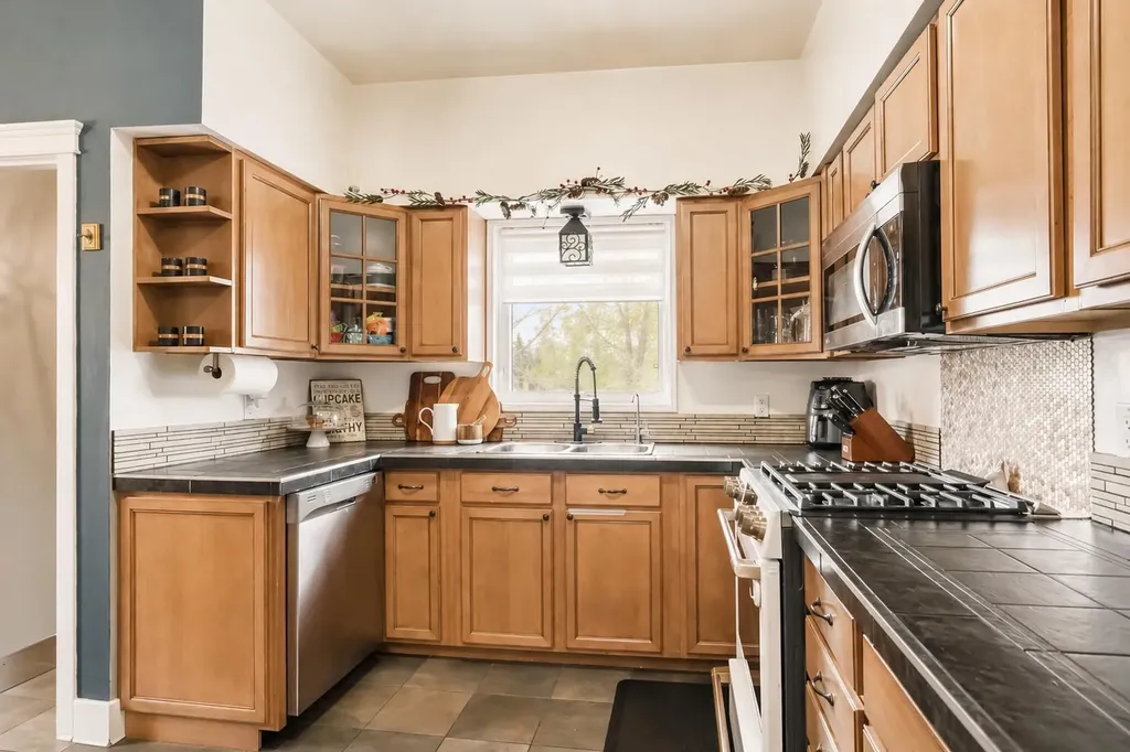 189 Brooks Place Fort Mcmurray AB T9K 2E6