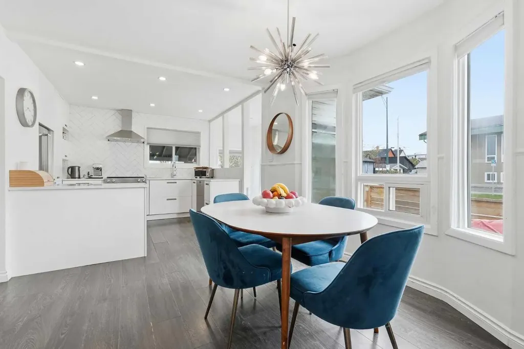 402 8a Street NE Calgary AB T2E 4J3
