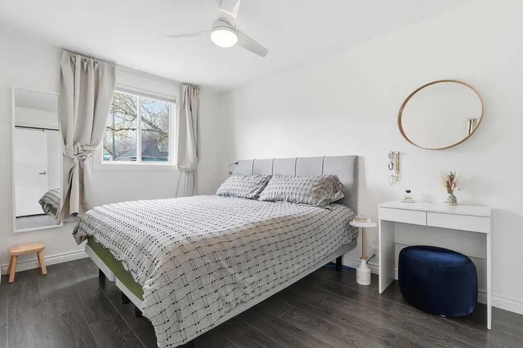 402 8a Street NE Calgary AB T2E 4J3