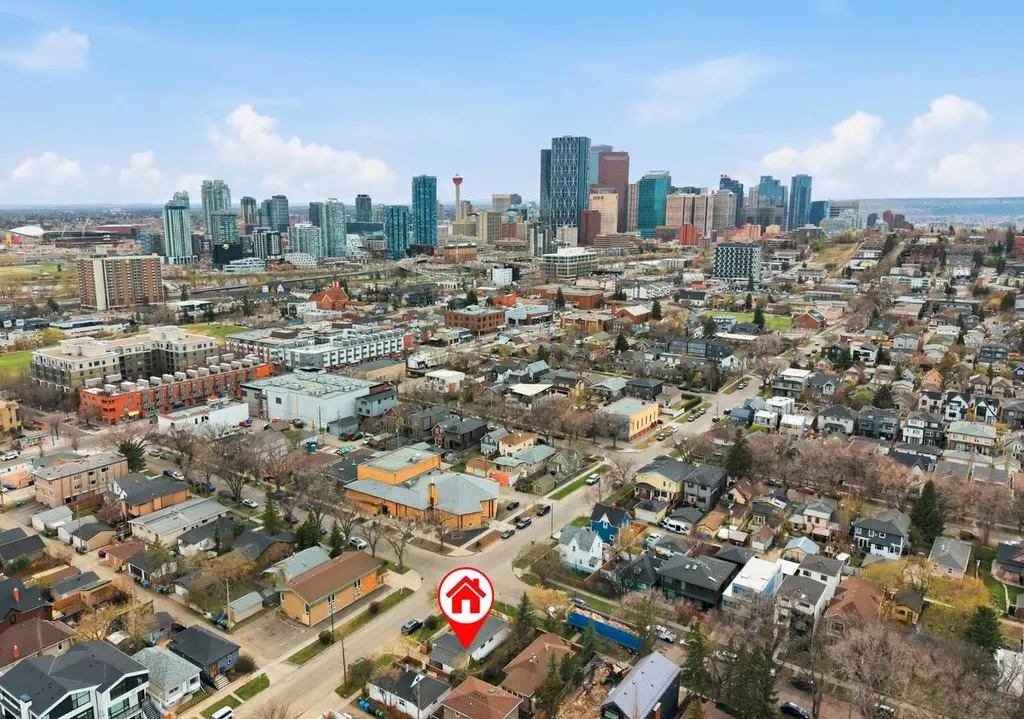 402 8a Street NE Calgary AB T2E 4J3
