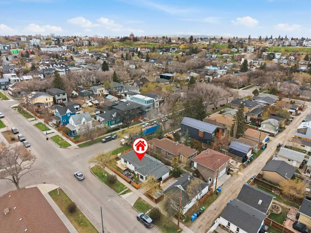 402 8a Street NE Calgary AB T2E 4J3