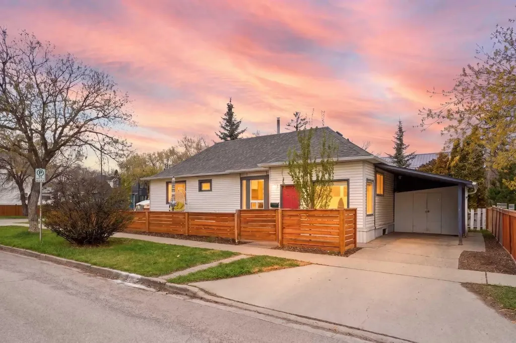 402 8a Street NE Calgary AB T2E 4J3