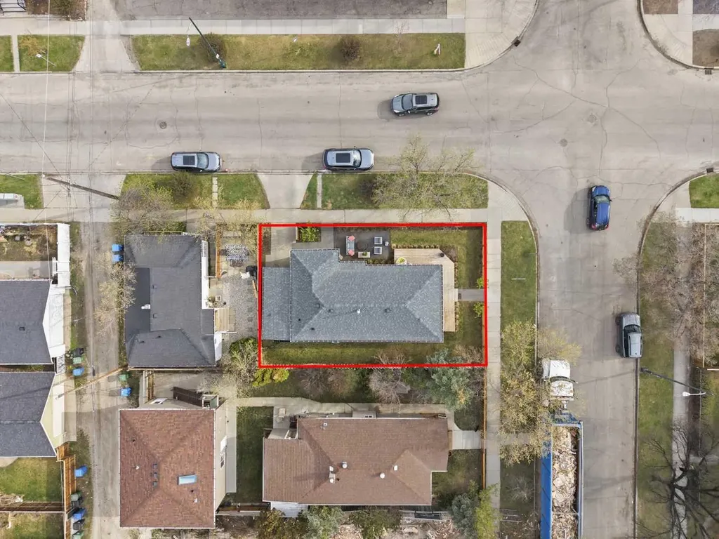 402 8a Street NE Calgary AB T2E 4J3
