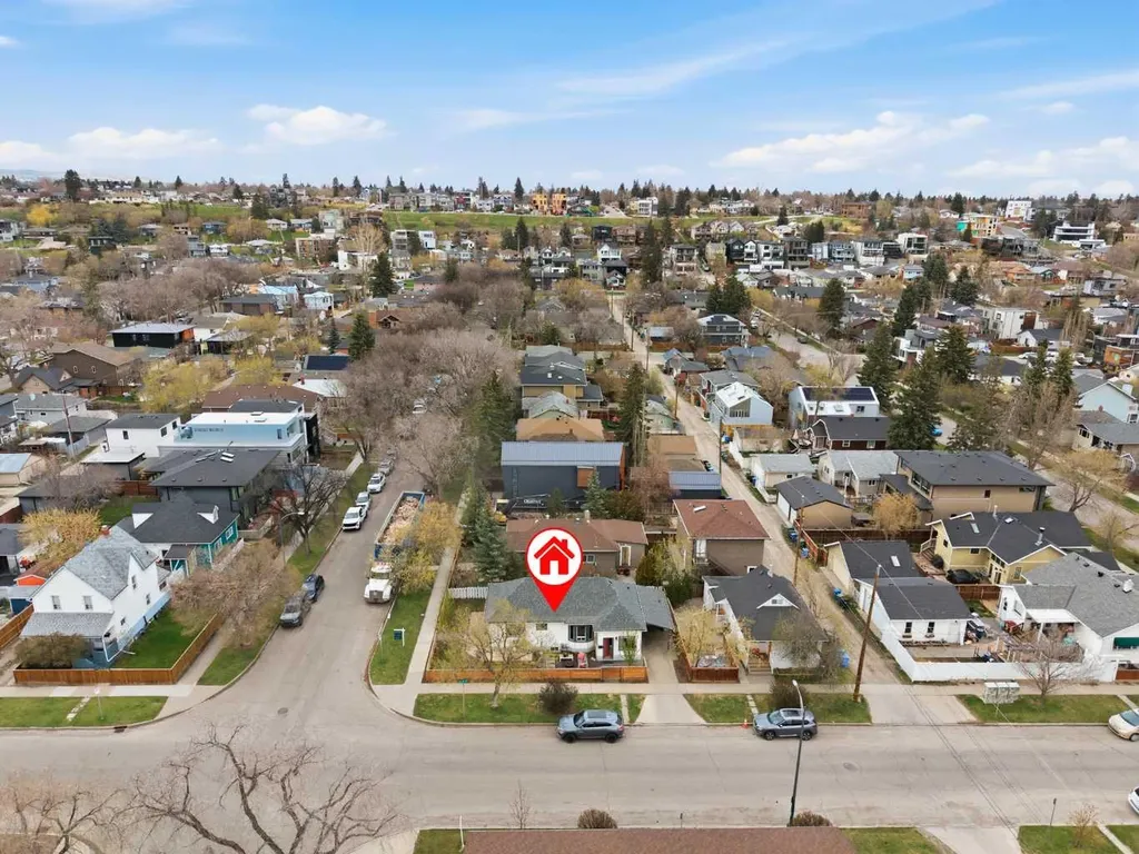 402 8a Street NE Calgary AB T2E 4J3