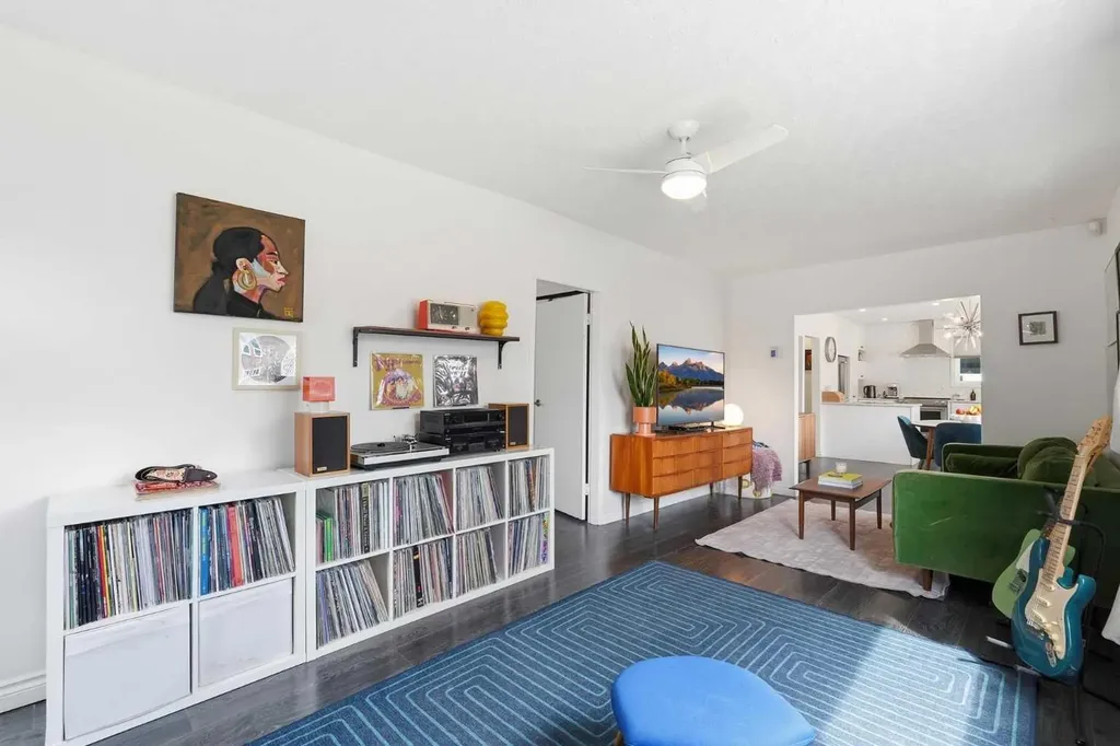 402 8a Street NE Calgary AB T2E 4J3
