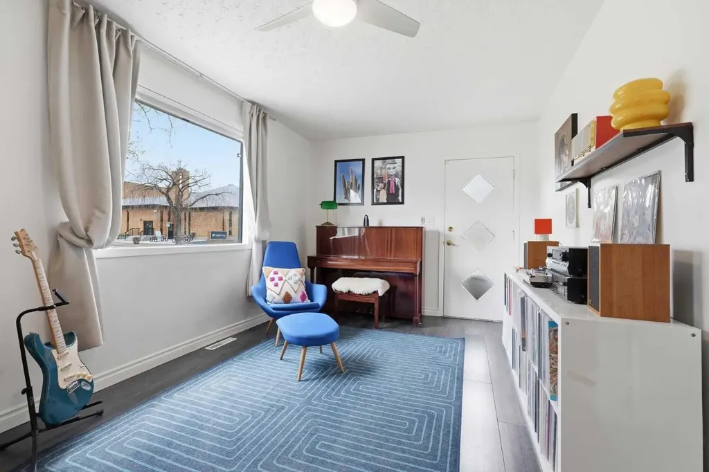 402 8a Street NE Calgary AB T2E 4J3