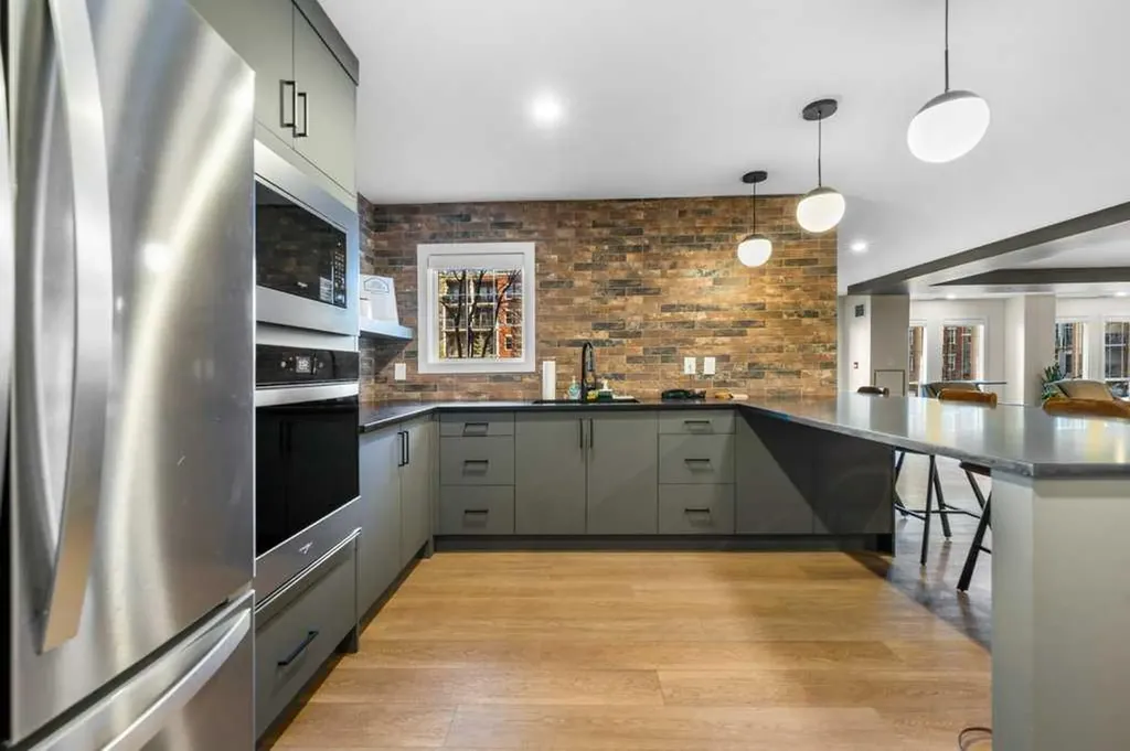 11811 Lake Fraser Drive SE Calgary AB T2J 7J4