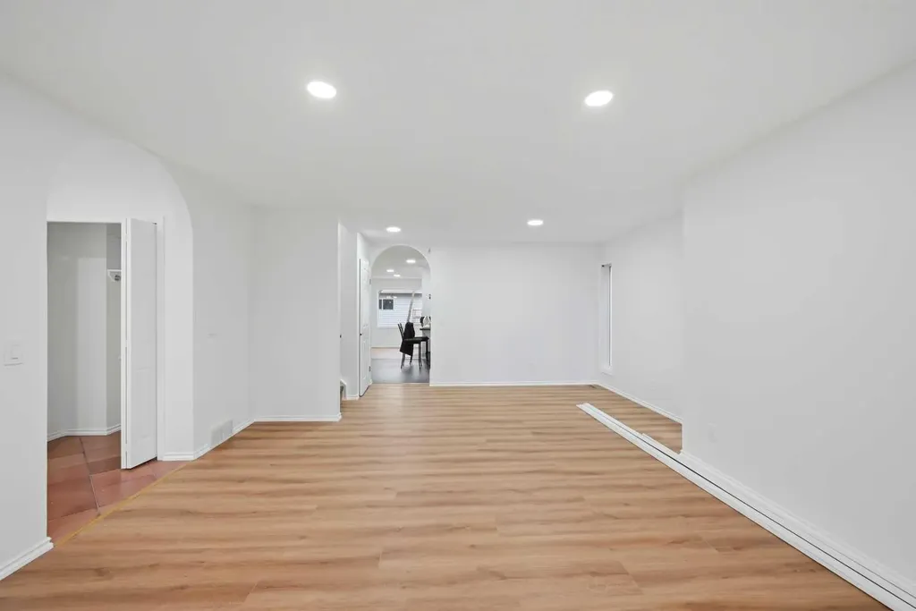 924 19 Avenue NW Calgary AB T2M0Z5