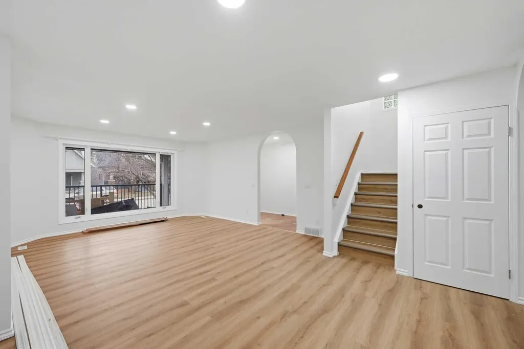 924 19 Avenue NW Calgary AB T2M0Z5