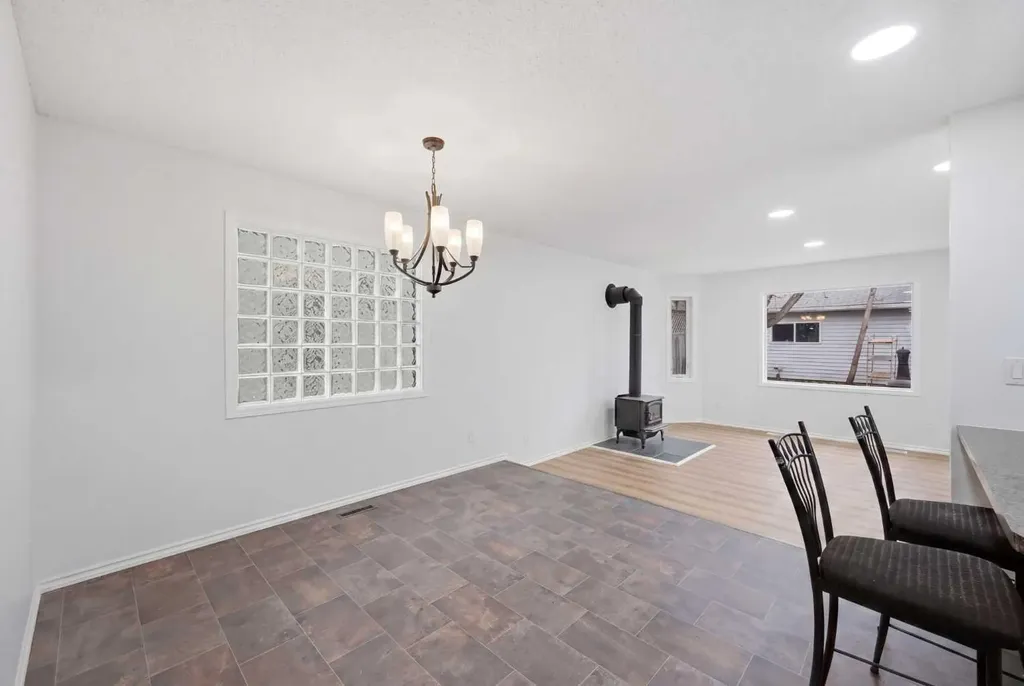 924 19 Avenue NW Calgary AB T2M0Z5