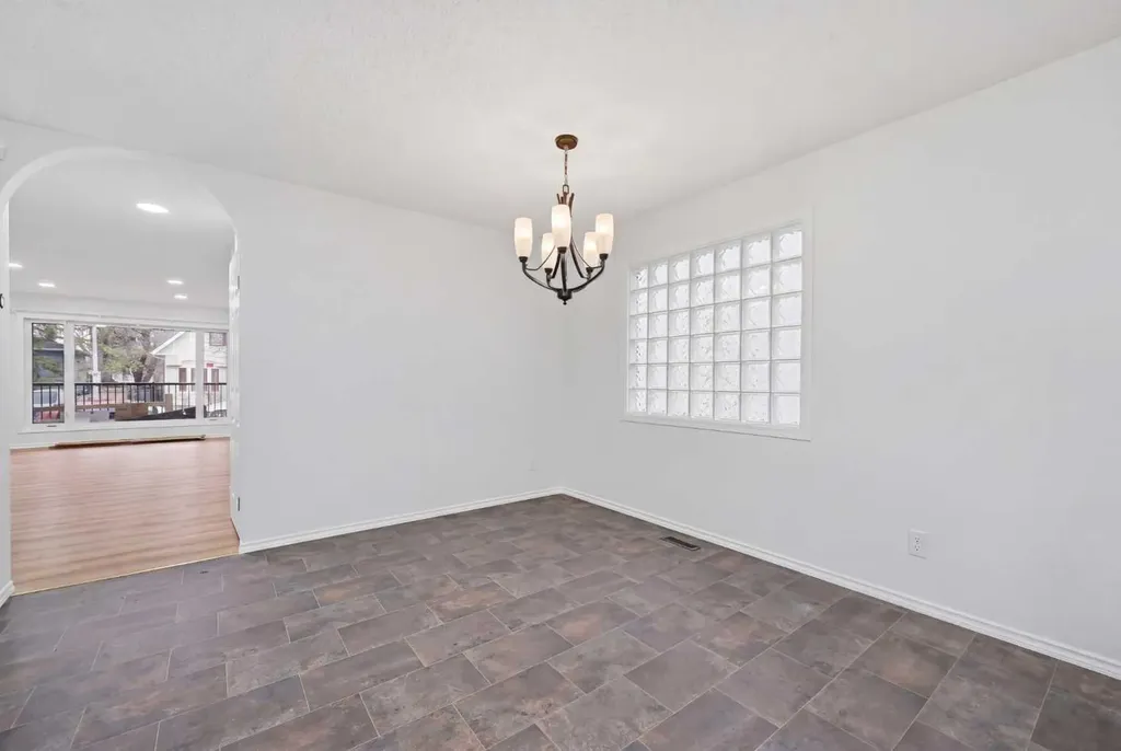 924 19 Avenue NW Calgary AB T2M0Z5