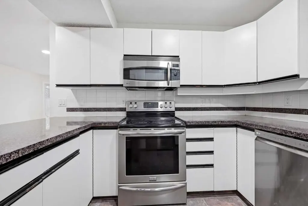 924 19 Avenue NW Calgary AB T2M0Z5