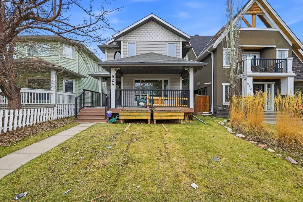 924 19 Avenue NW Calgary AB T2M0Z5