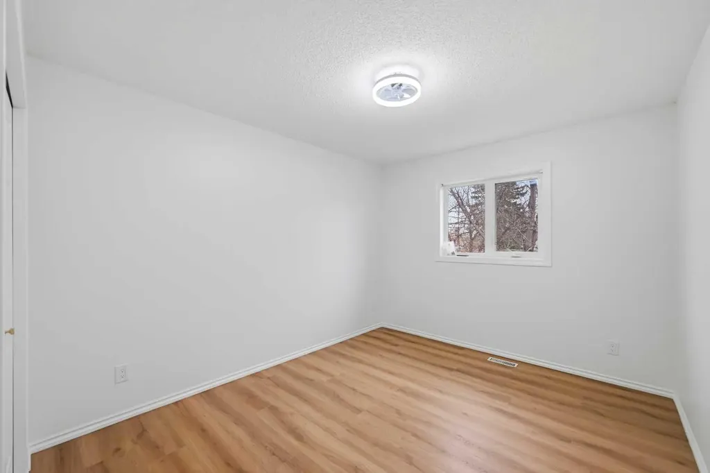924 19 Avenue NW Calgary AB T2M0Z5