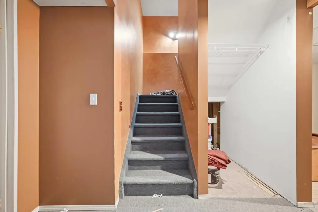 924 19 Avenue NW Calgary AB T2M0Z5