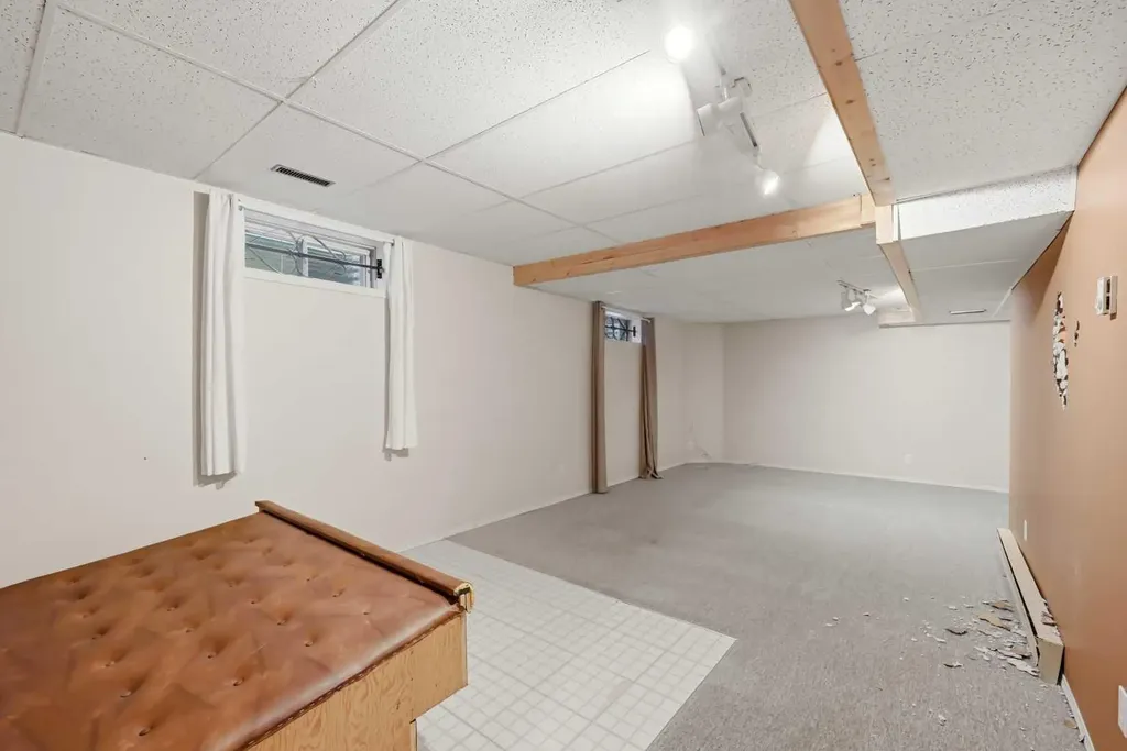 924 19 Avenue NW Calgary AB T2M0Z5