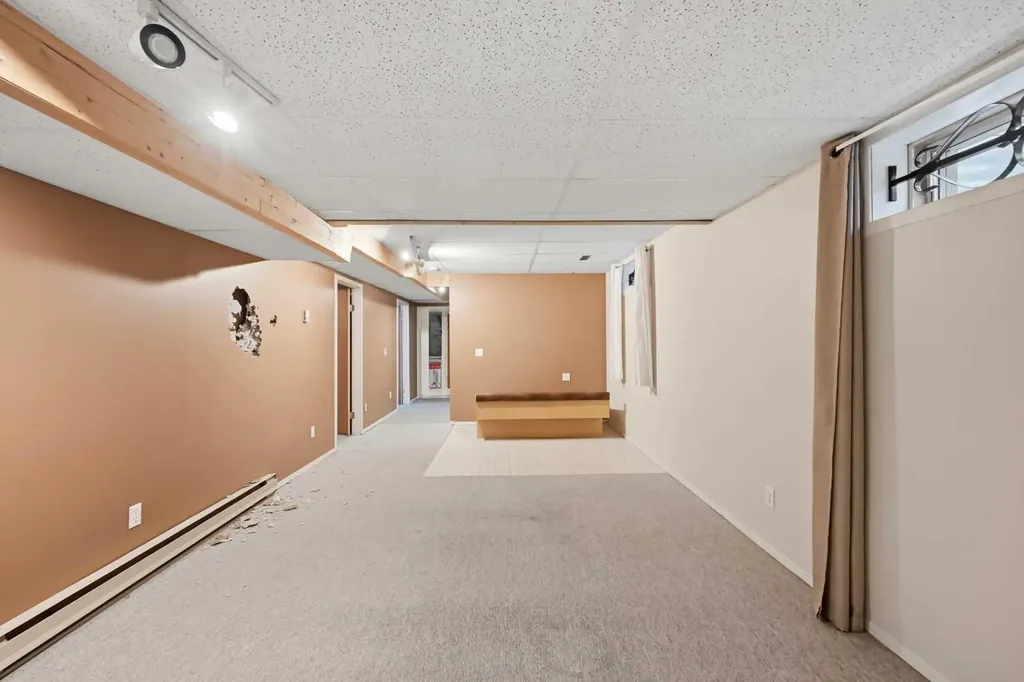 924 19 Avenue NW Calgary AB T2M0Z5