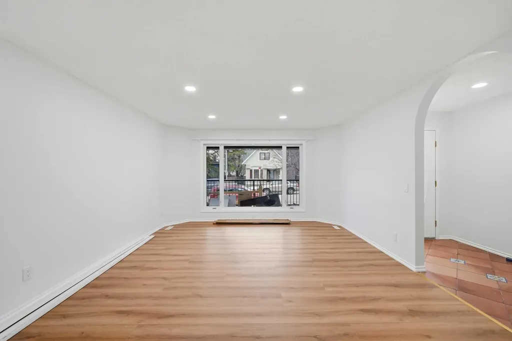 924 19 Avenue NW Calgary AB T2M0Z5