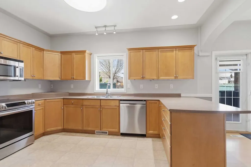178 St. Laurent Way Fort Mcmurray AB T9K 2K1