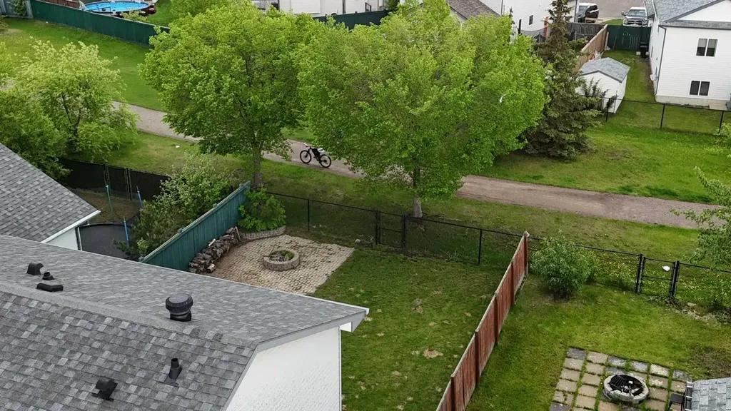178 St. Laurent Way Fort Mcmurray AB T9K 2K1