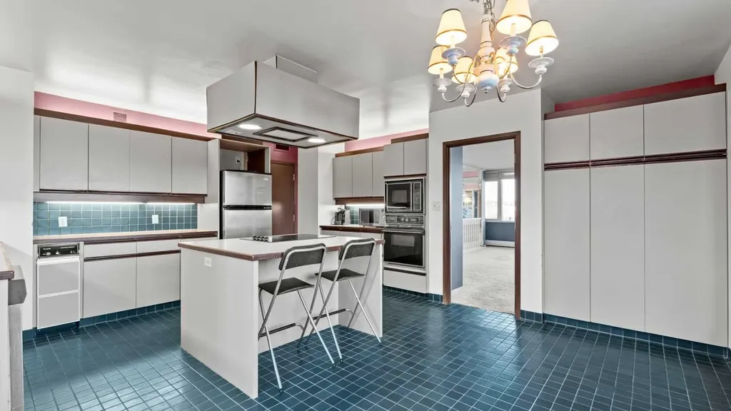 500 Eau Claire Avenue SW Calgary AB T2P3R8