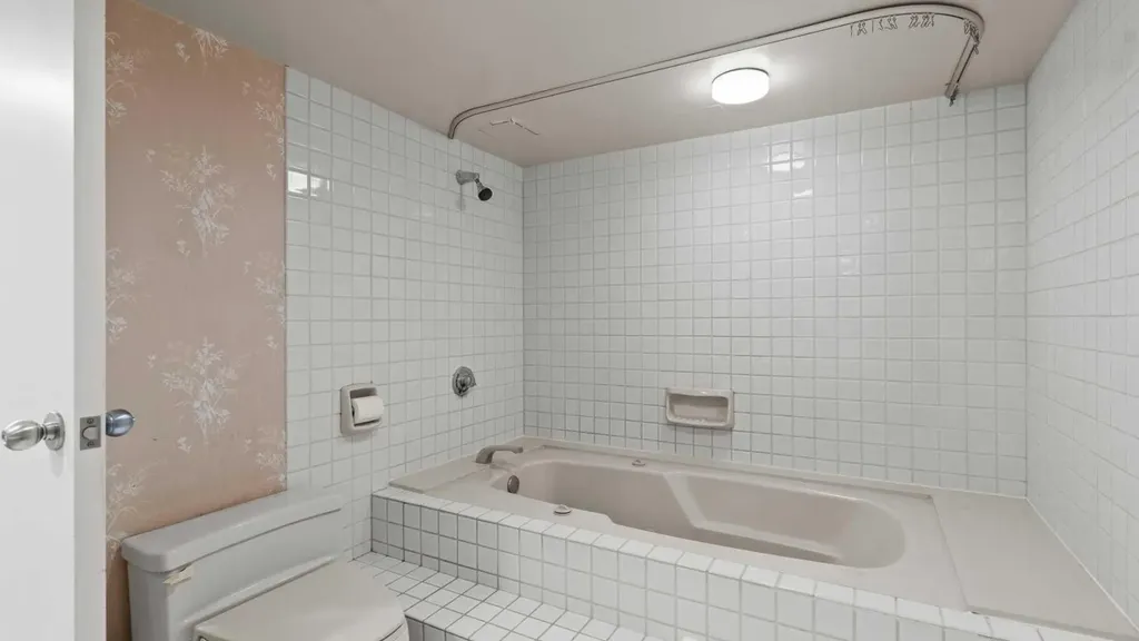 500 Eau Claire Avenue SW Calgary AB T2P3R8