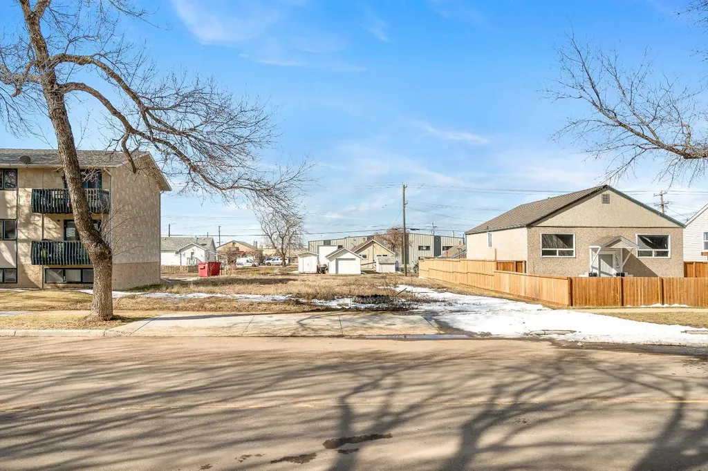 5212 50 Street Lloydminster AB T9V 0M5