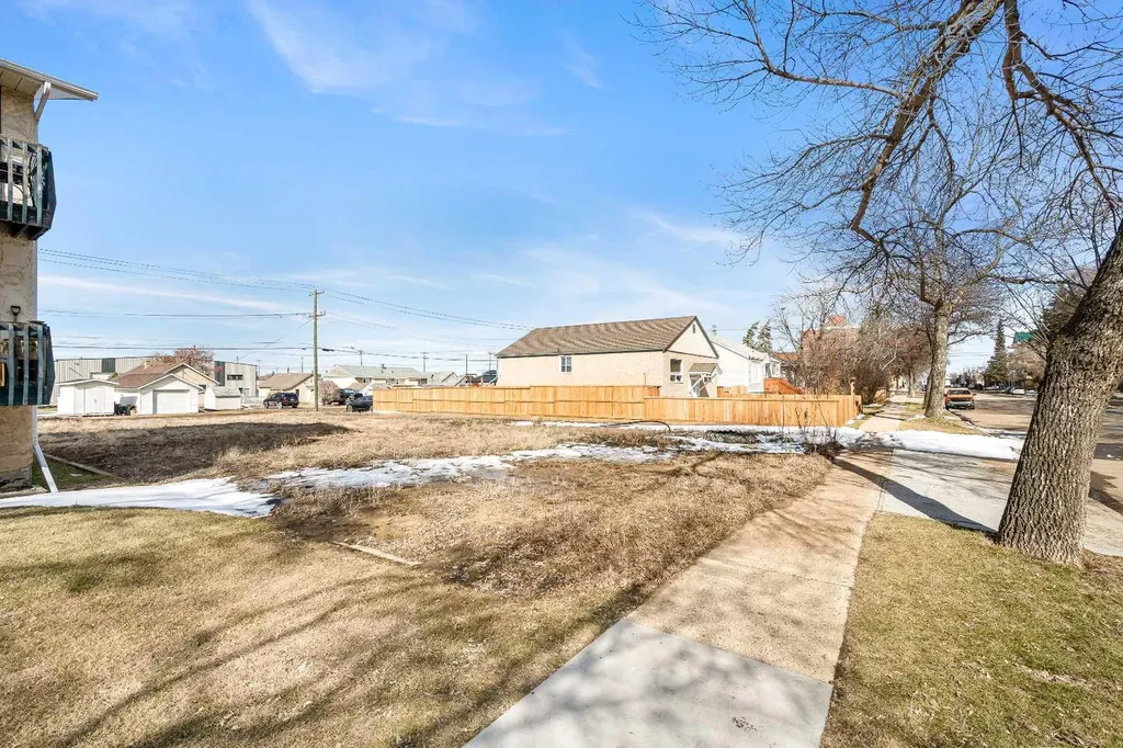 5212 50 Street Lloydminster AB T9V 0M5