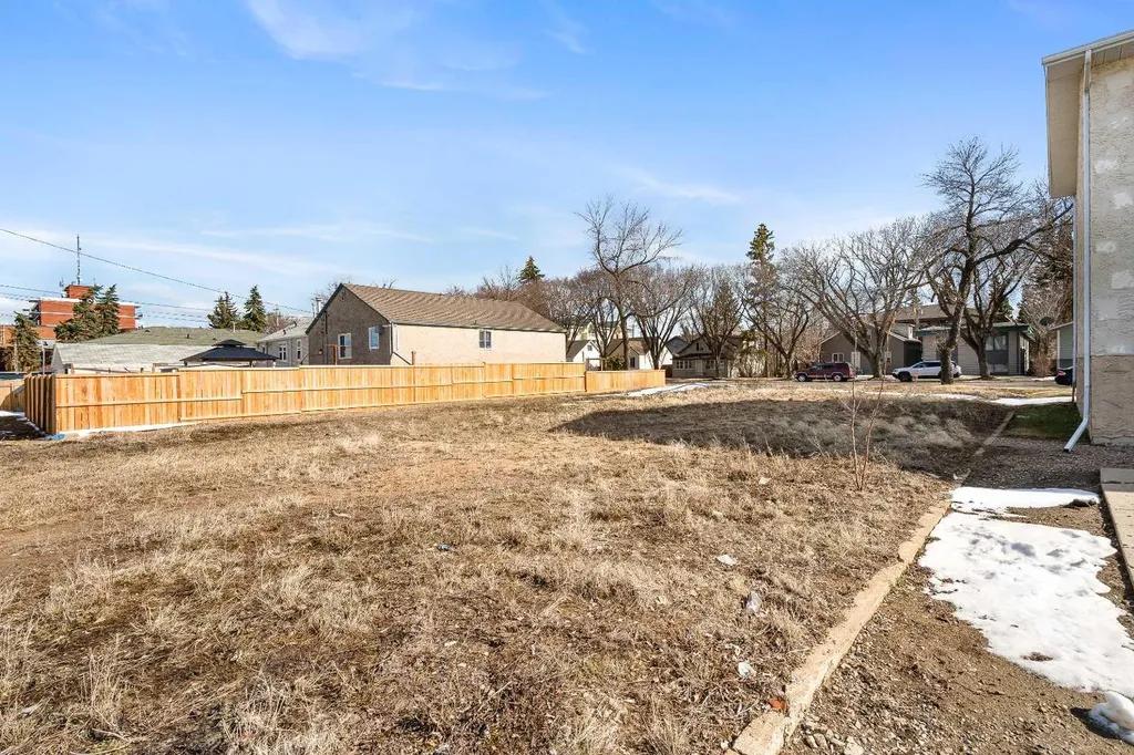 5212 50 Street Lloydminster AB T9V 0M5