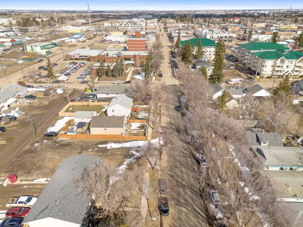 5212 50 Street Lloydminster AB T9V 0M5