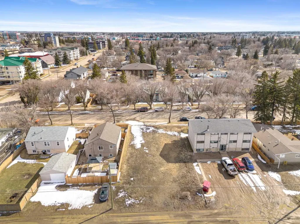 5212 50 Street Lloydminster AB T9V 0M5
