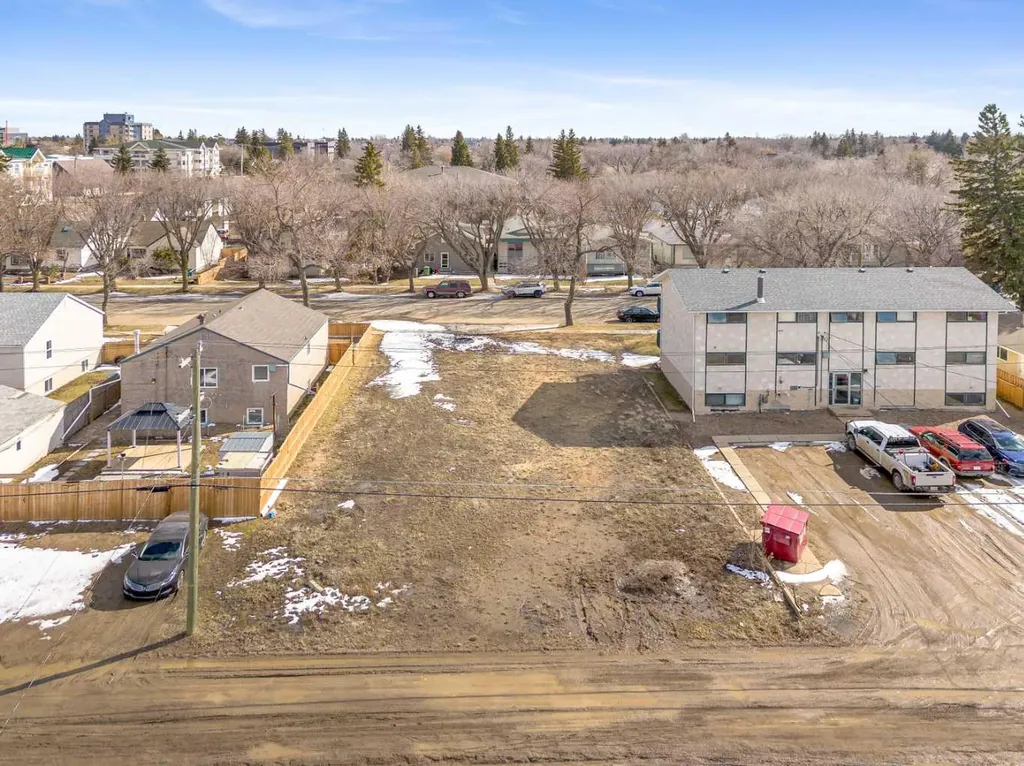 5212 50 Street Lloydminster AB T9V 0M5