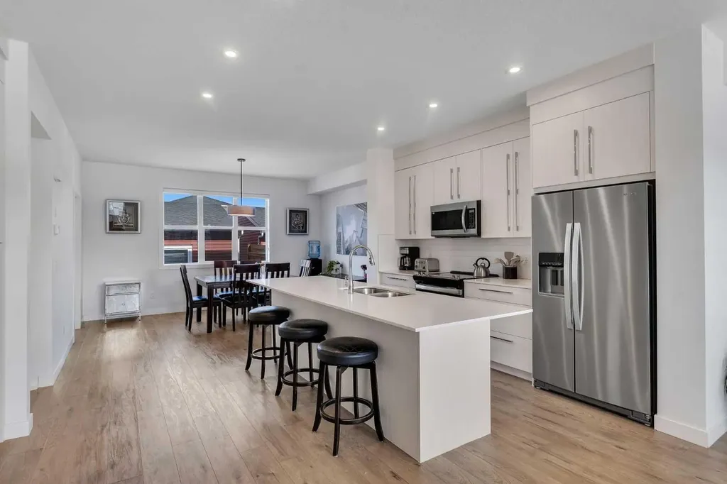 178 Dawson Way Chestermere AB T1X 2R8