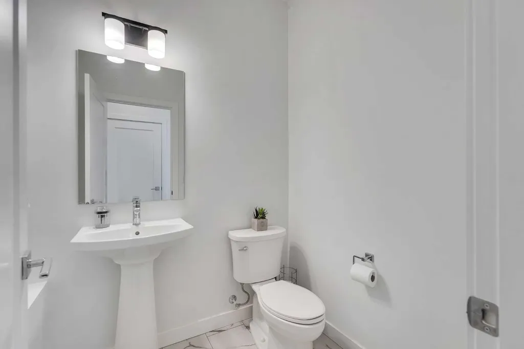 178 Dawson Way Chestermere AB T1X 2R8