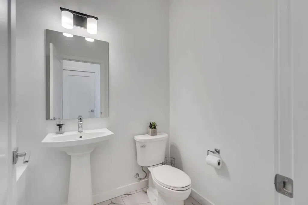 178 Dawson Way Chestermere AB T1X 2R8