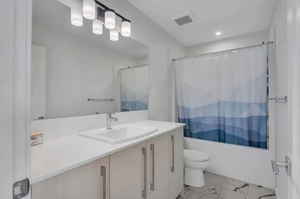 178 Dawson Way Chestermere AB T1X 2R8
