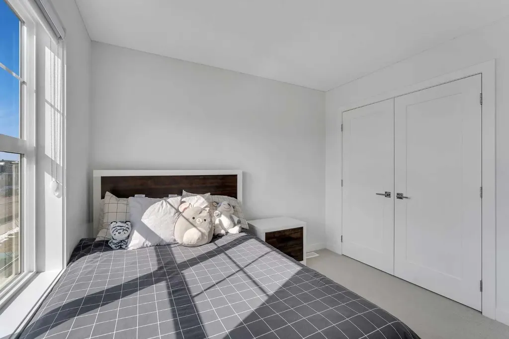 178 Dawson Way Chestermere AB T1X 2R8
