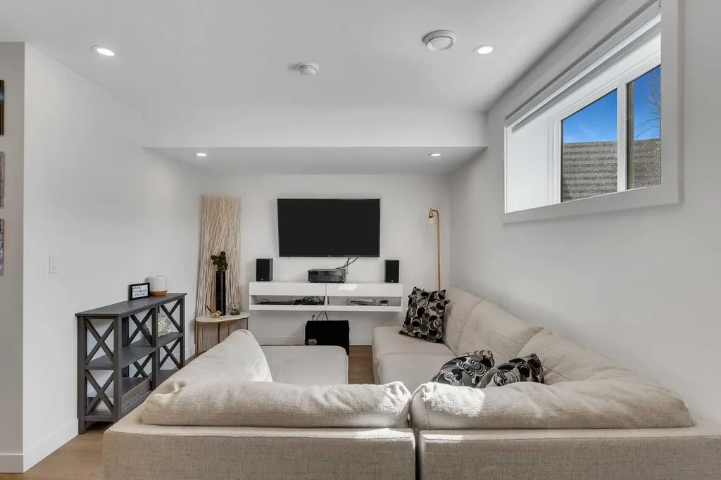178 Dawson Way Chestermere AB T1X 2R8