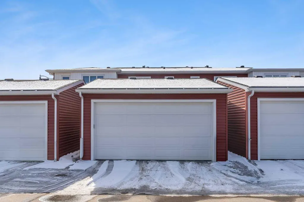 178 Dawson Way Chestermere AB T1X 2R8