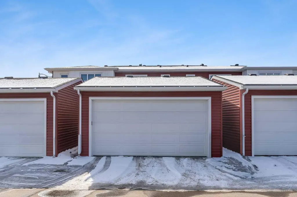 178 Dawson Way Chestermere AB T1X 2R8
