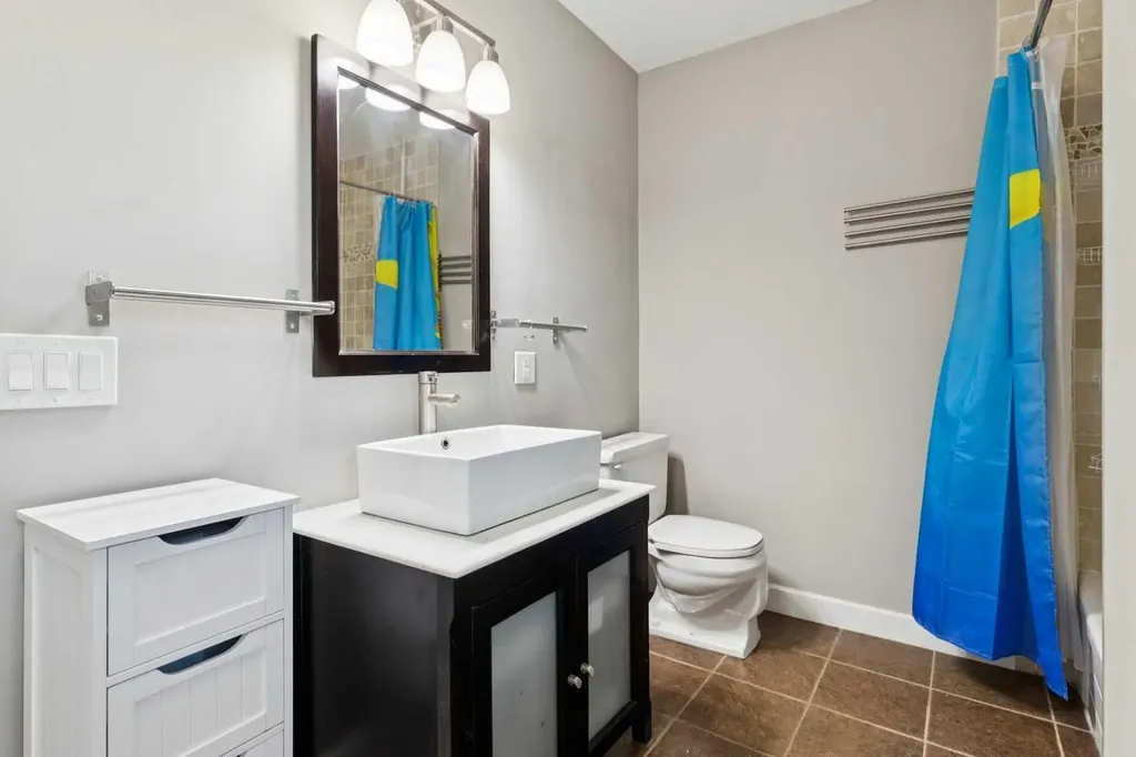 2520 Palliser Drive SW Calgary AB T2V 4S9