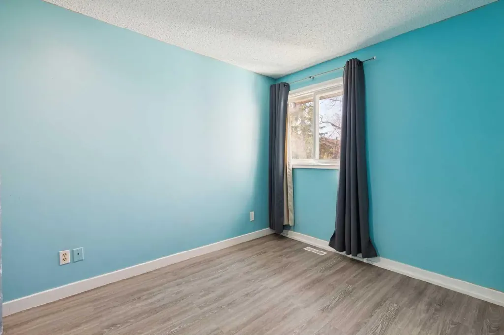 2520 Palliser Drive SW Calgary AB T2V 4S9