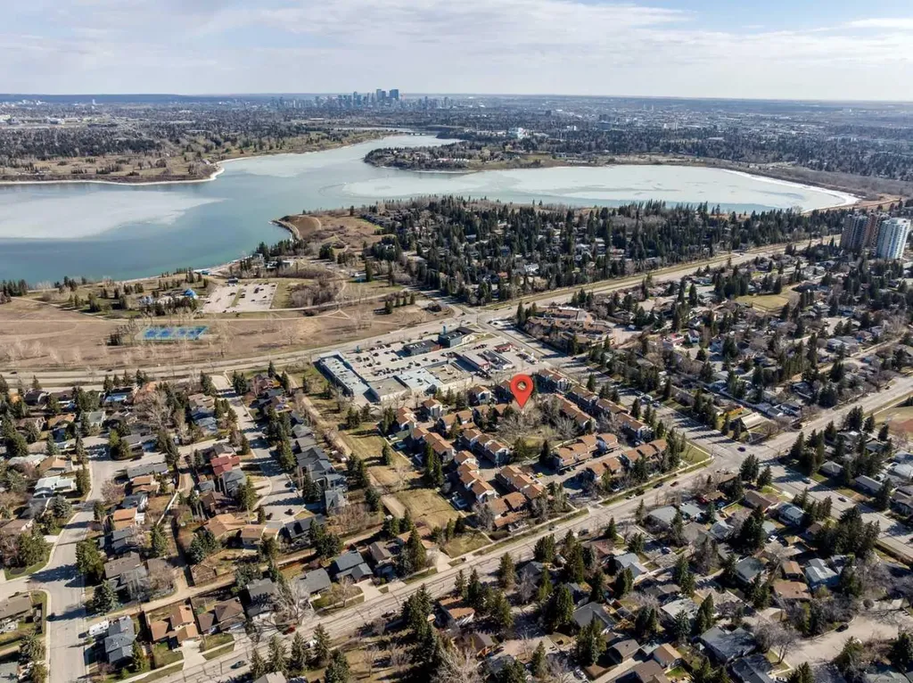 2520 Palliser Drive SW Calgary AB T2V 4S9